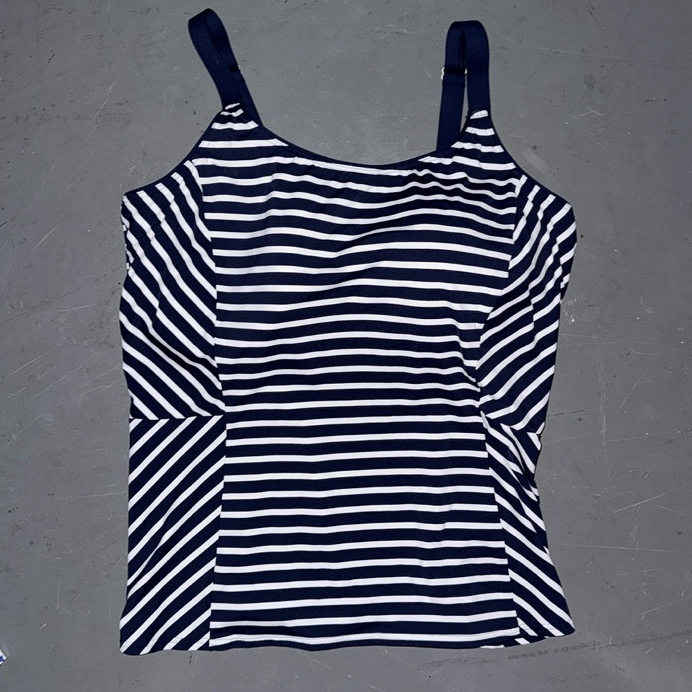 Women’s tankini swim top